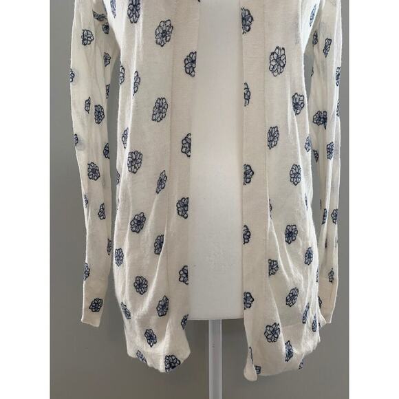 Ann Taylor LOFT White Blue Floral Lightweight Open Cardigan Sweater Size XS - Picture 3 of 6